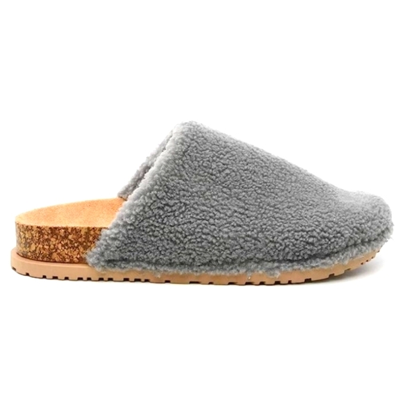 Nicole Miller Bondy Indoor/Outdoor Slippers - Picture 1 of 5